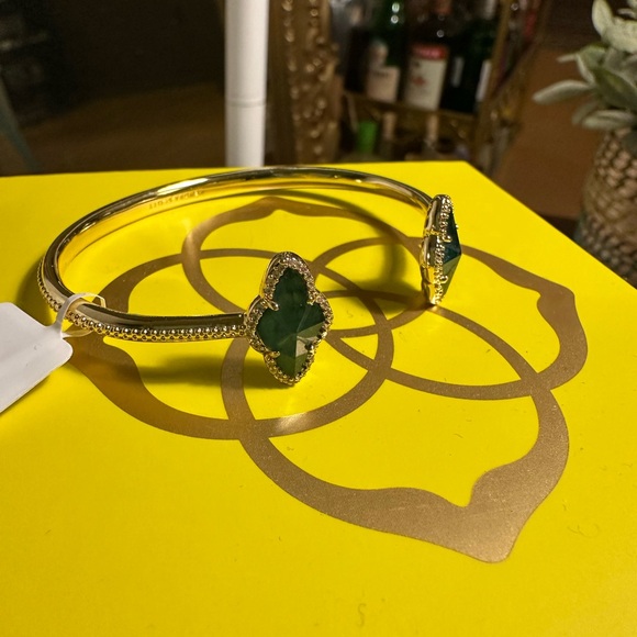 Kendra Scott Abbie Gold Pave Frame Cuff Bracelet in Green Illusion - Picture 4 of 5